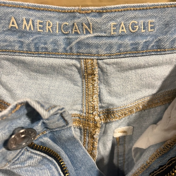American Eagle Outfitters Distressed MOM STRAIGHT JEAN Size 00 - Picture 5 of 14